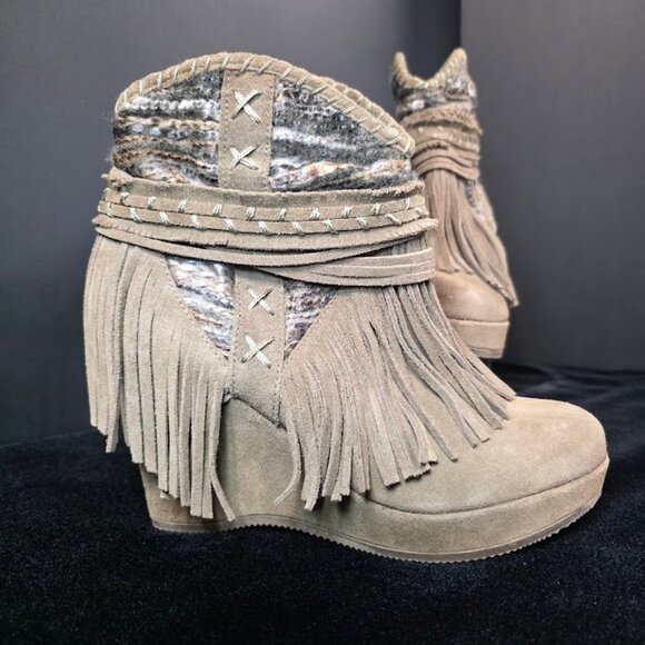 Naughty Monkey Women's Canyon Dream Ankle Bootie 9 - Picture 2 of 15